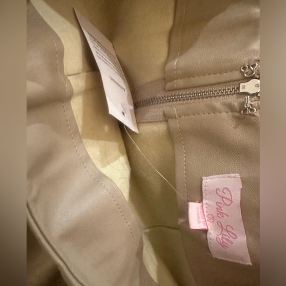 Faux Leather Tan Skort NWT Pink Lily - Picture 3 of 4